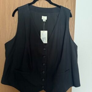 a new day Women's Black Sleeveless Button-Down Top